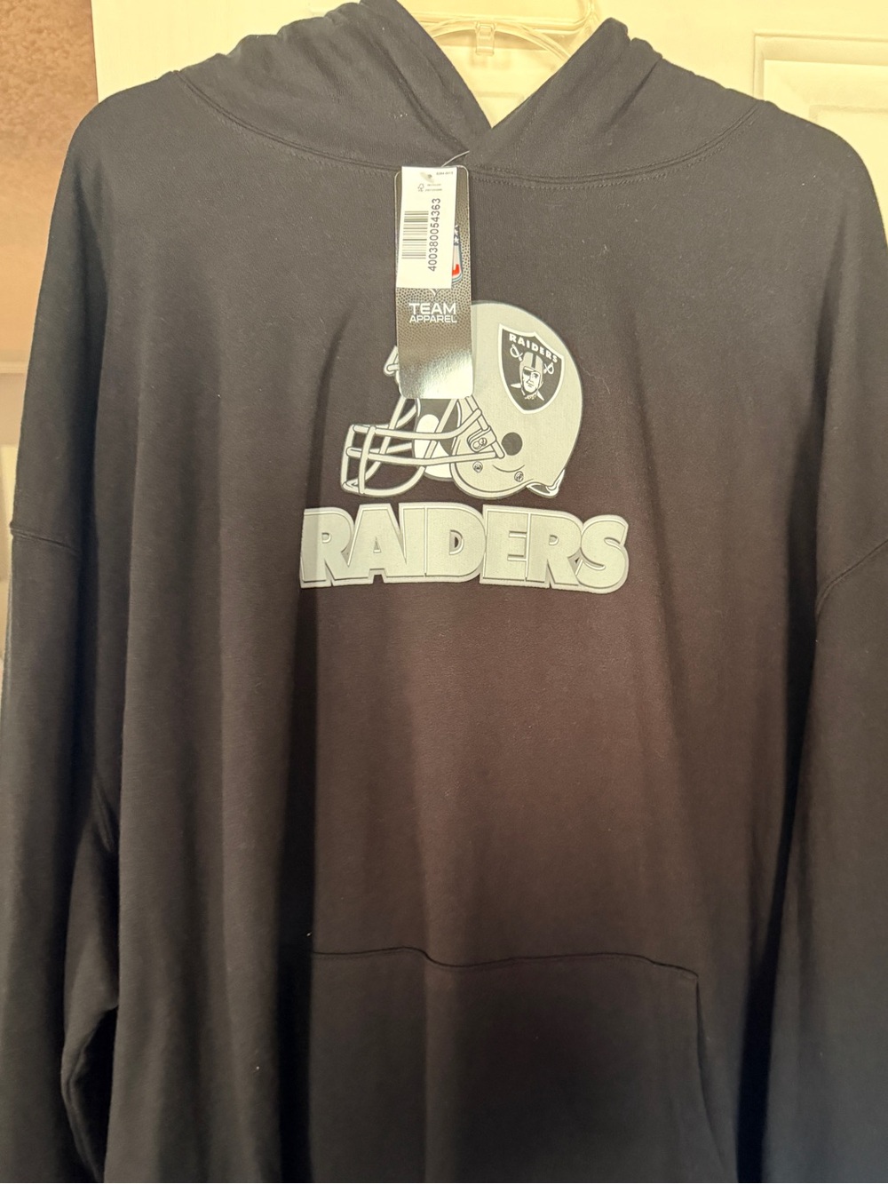 NFL TEAM APPAREL. SIZE XXXLT Raiders Black Hooded Sweatshirt with Silver Logo